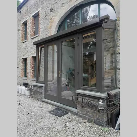 アパート Out & Prunelliers