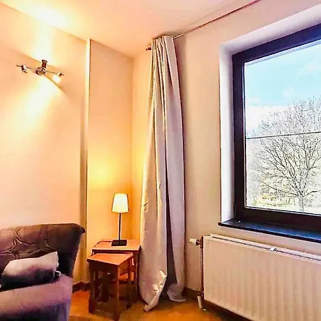 Apartment Out & Prunelliers *