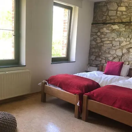 Out & Prunelliers Apartman