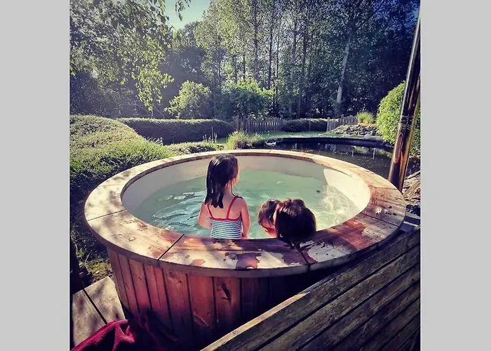 Апартаменты Out & Prunelliers *