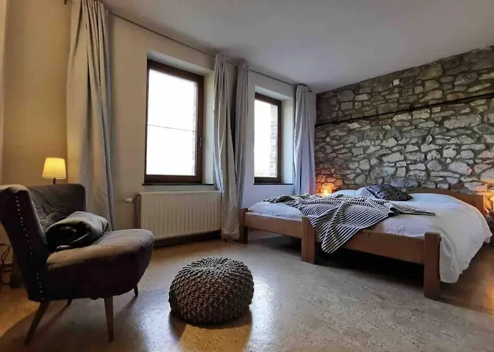 Апартаменты Out & Prunelliers Кувен