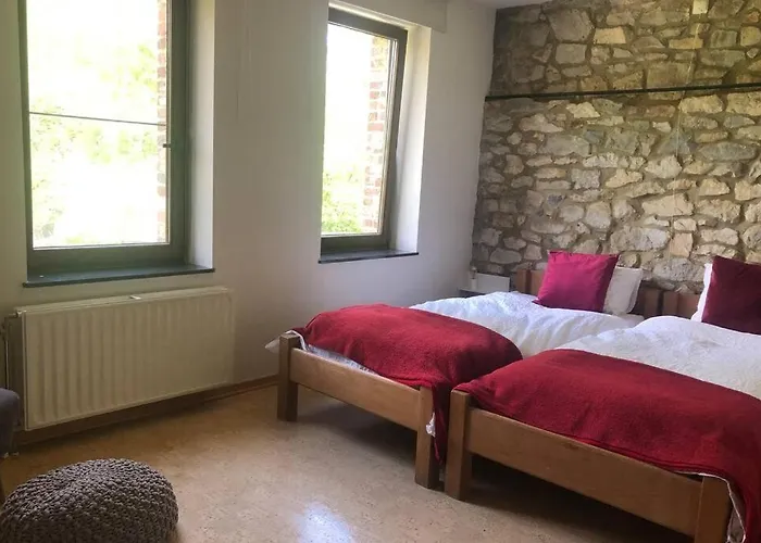 Out & Prunelliers Апартаменты